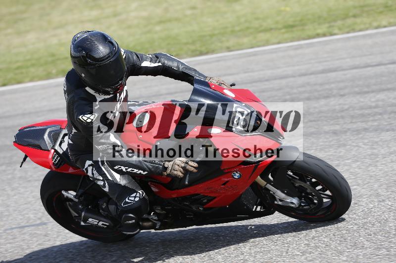 Archiv-2025/09 22.04.2025 Cornu Master School ADR/rot-rouge/80